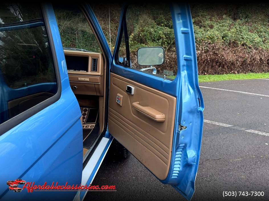 Ford-bronco-eddie-bauer-1986-21