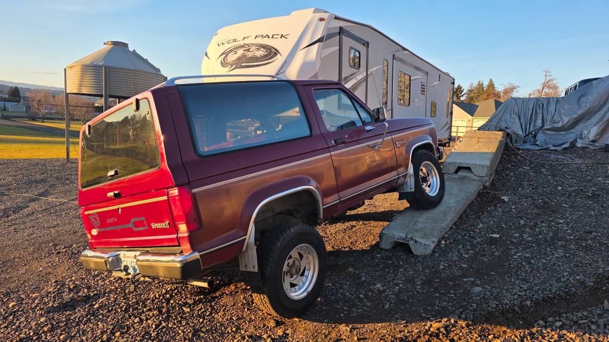Ford-bronco-ii-1988-1