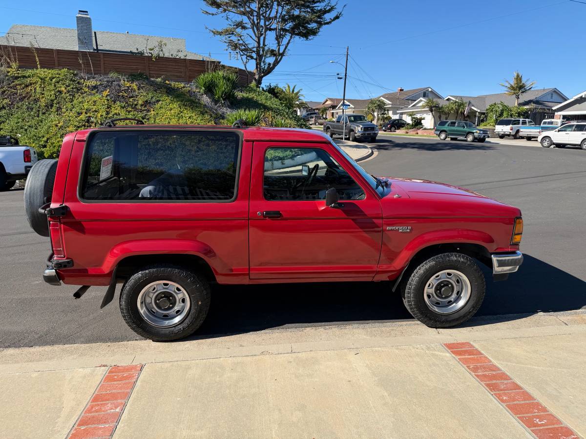 Ford-bronco-ii-xl-1990-red-6