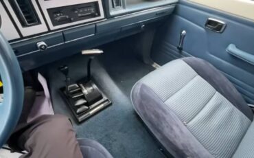 Ford-bronco-ll-1986-white-4