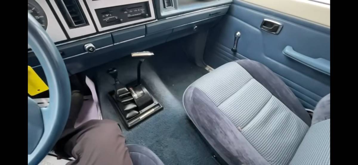 Ford-bronco-ll-1986-white-4