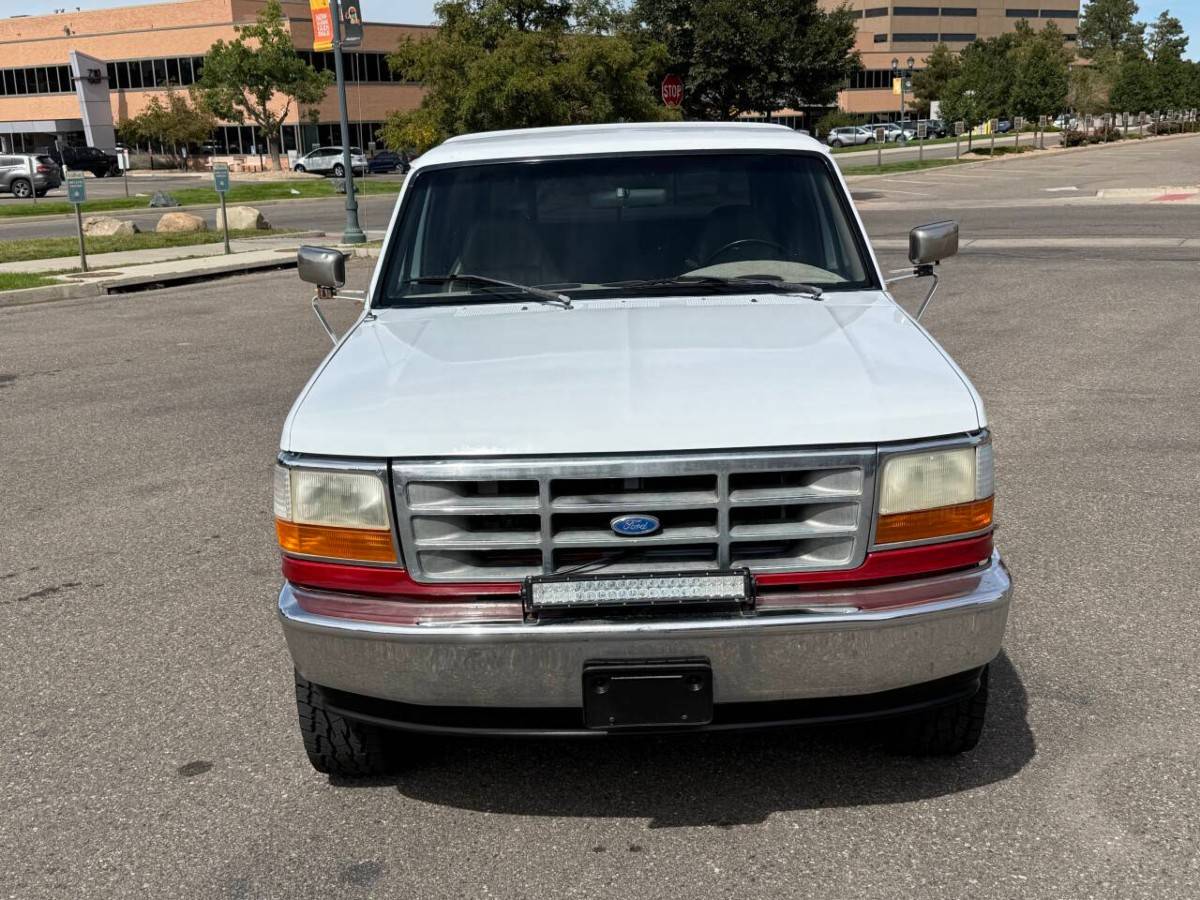 Ford-bronco-xl-2dr-suv-1996-white-4