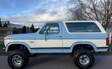 Ford-bronco-xlt-1986-blue-1