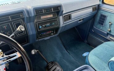 Ford-bronco-xlt-1986-blue-37