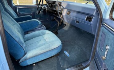 Ford-bronco-xlt-1986-blue-43
