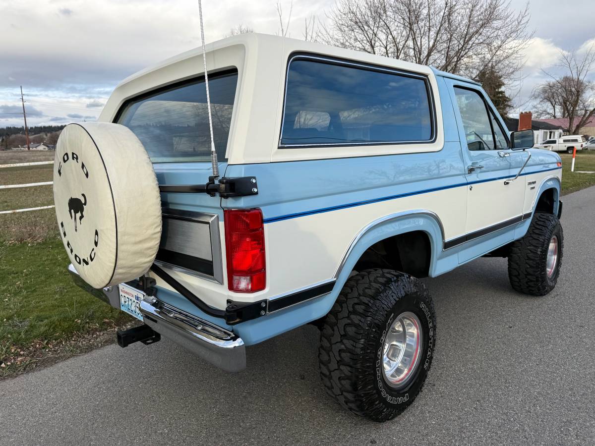 Ford-bronco-xlt-1986-blue-5