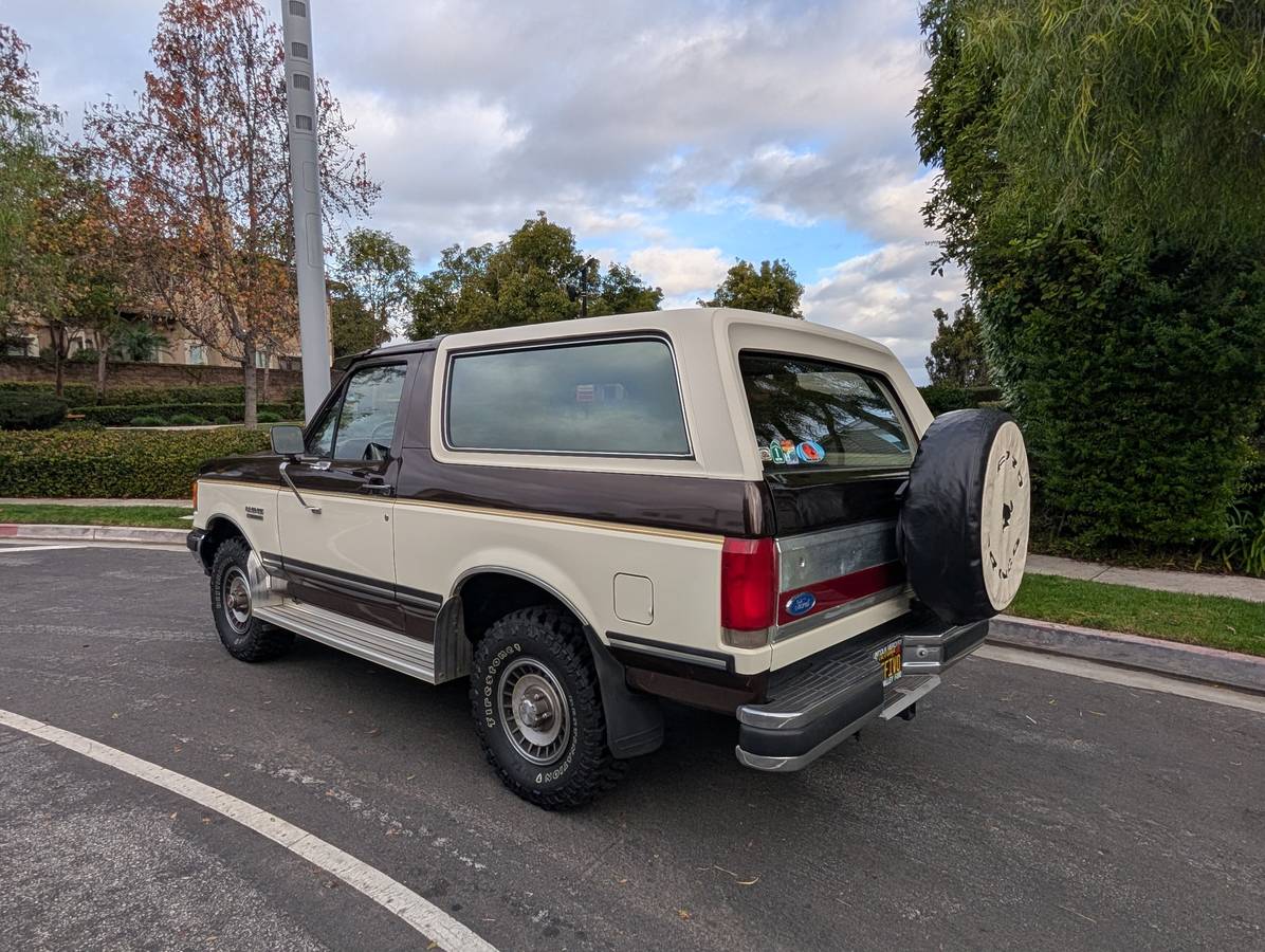 Ford-bronco-xlt-1989-brown-11