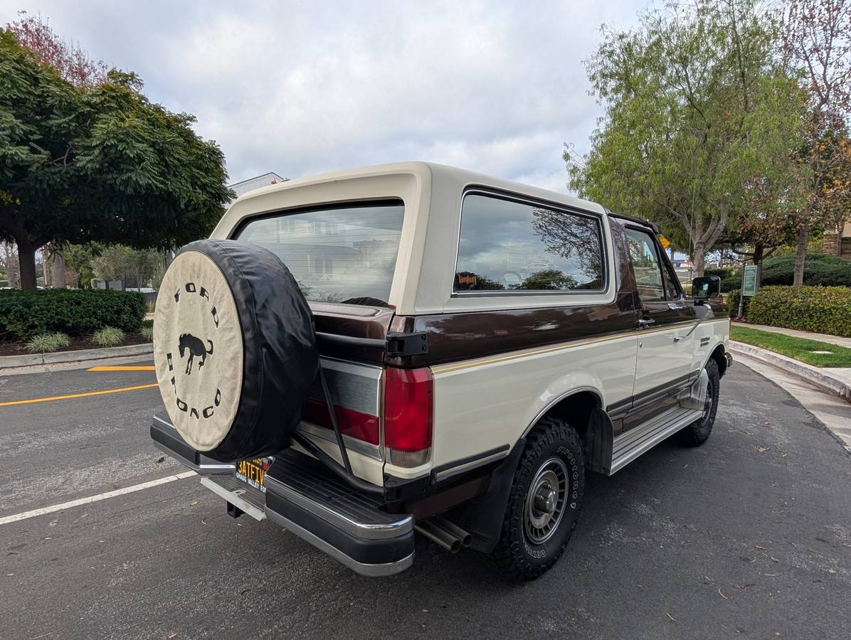 Ford-bronco-xlt-1989-brown-12