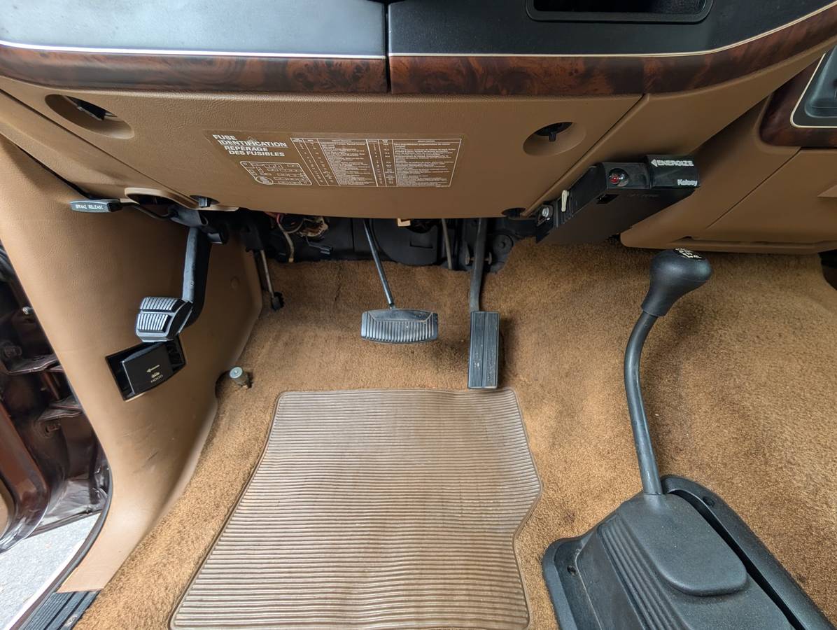 Ford-bronco-xlt-1989-brown-17