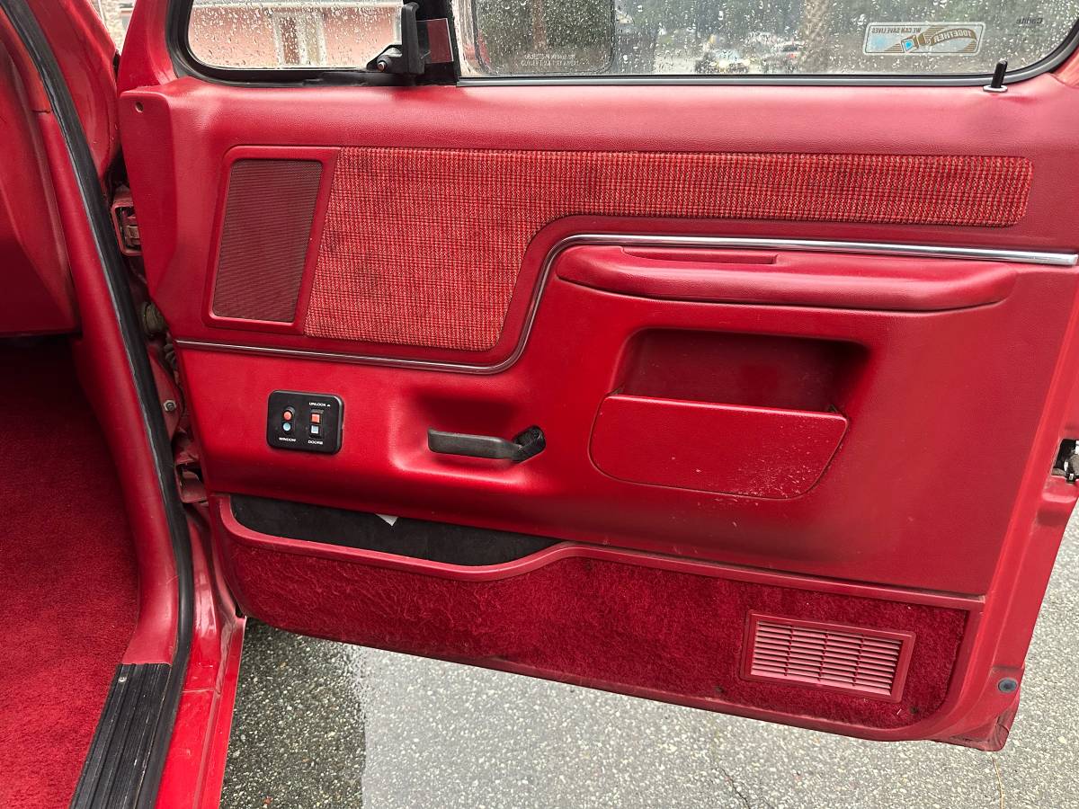 Ford-bronco-xlt-1989-red-10