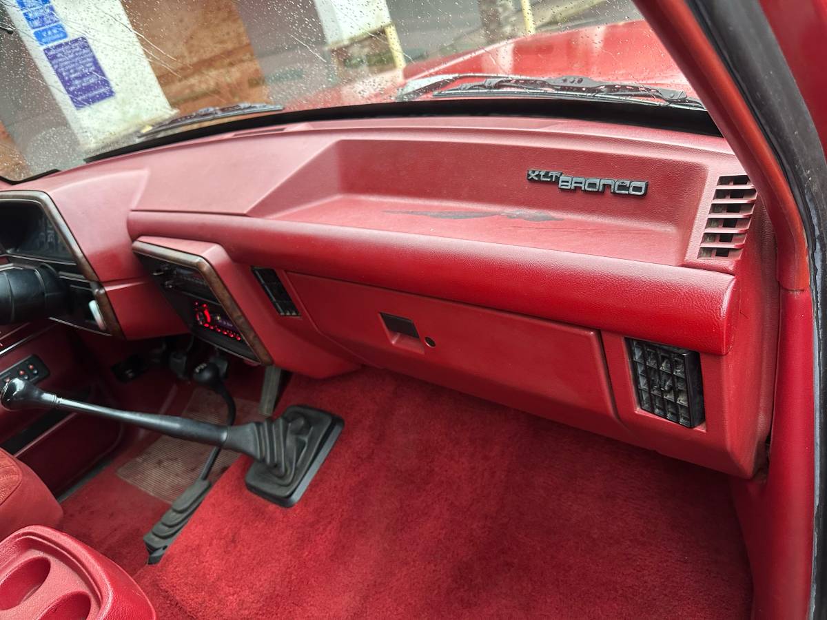 Ford-bronco-xlt-1989-red-16