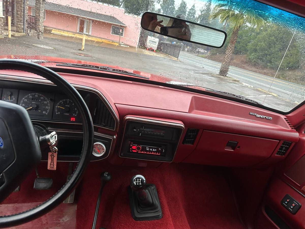 Ford-bronco-xlt-1989-red-7
