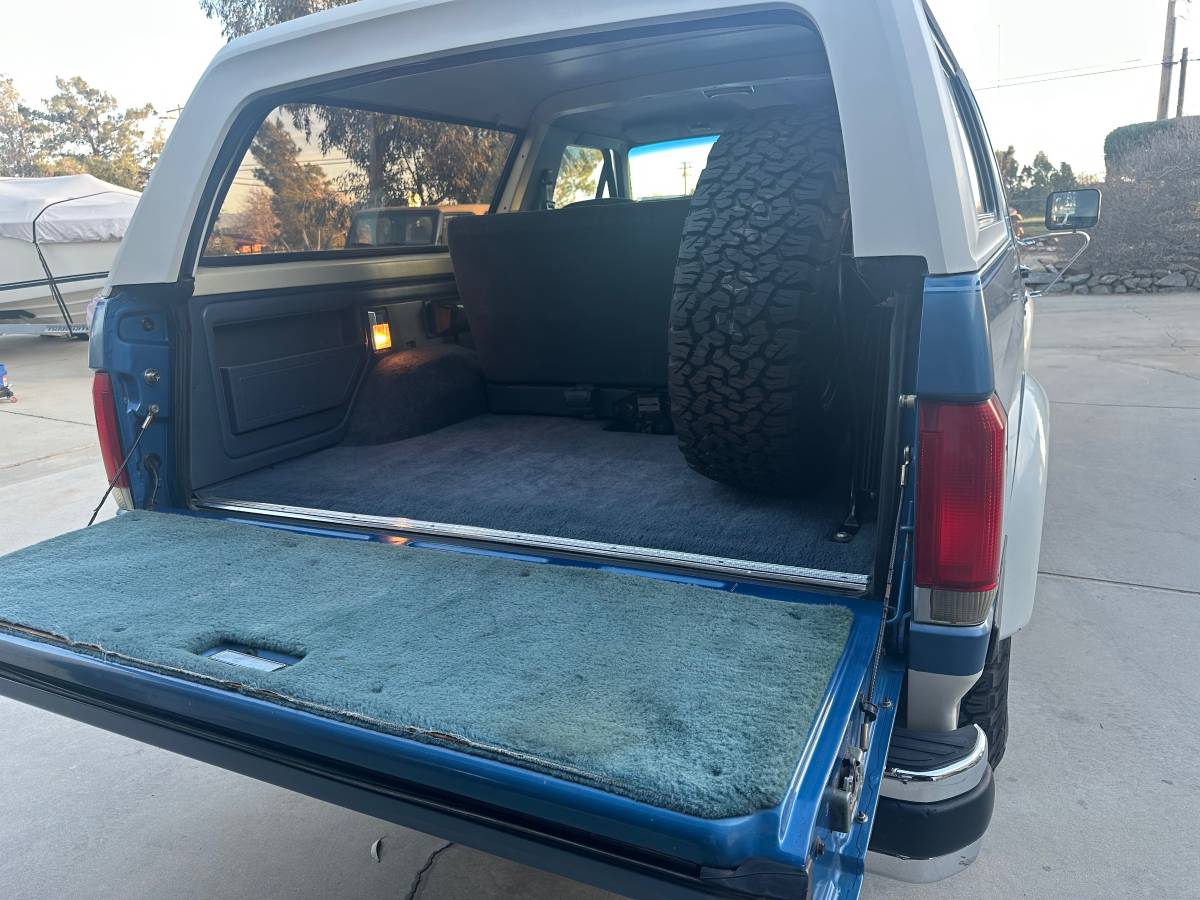 Ford-bronco-xlt-1990-blue-10