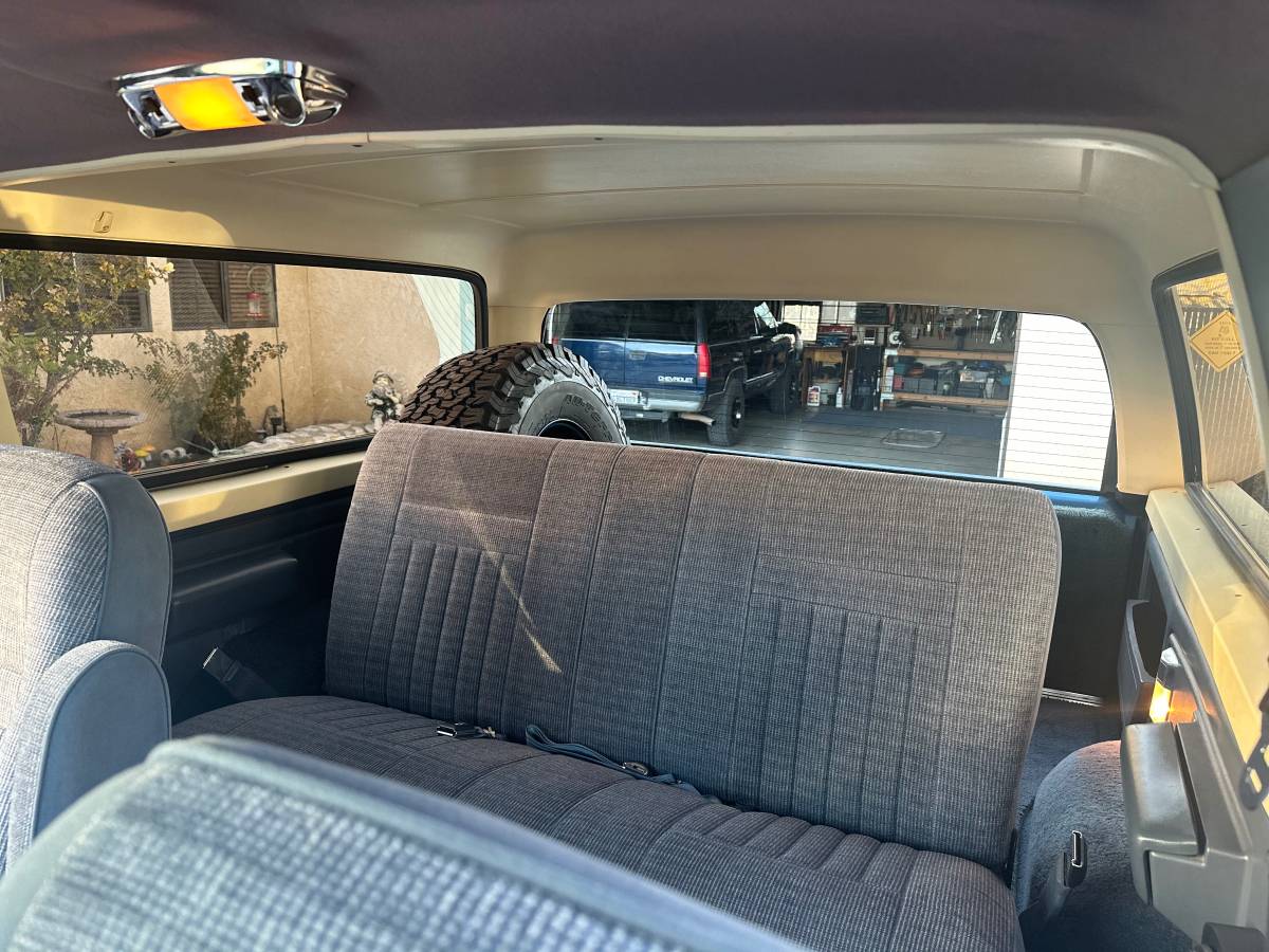 Ford-bronco-xlt-1990-blue-12