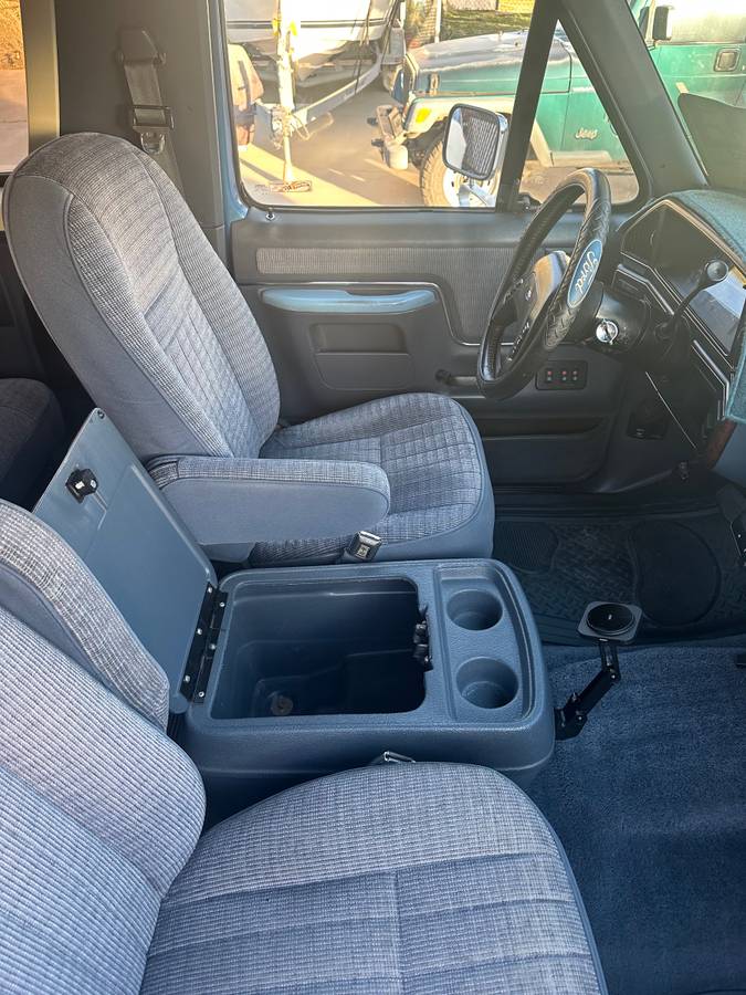 Ford-bronco-xlt-1990-blue-13