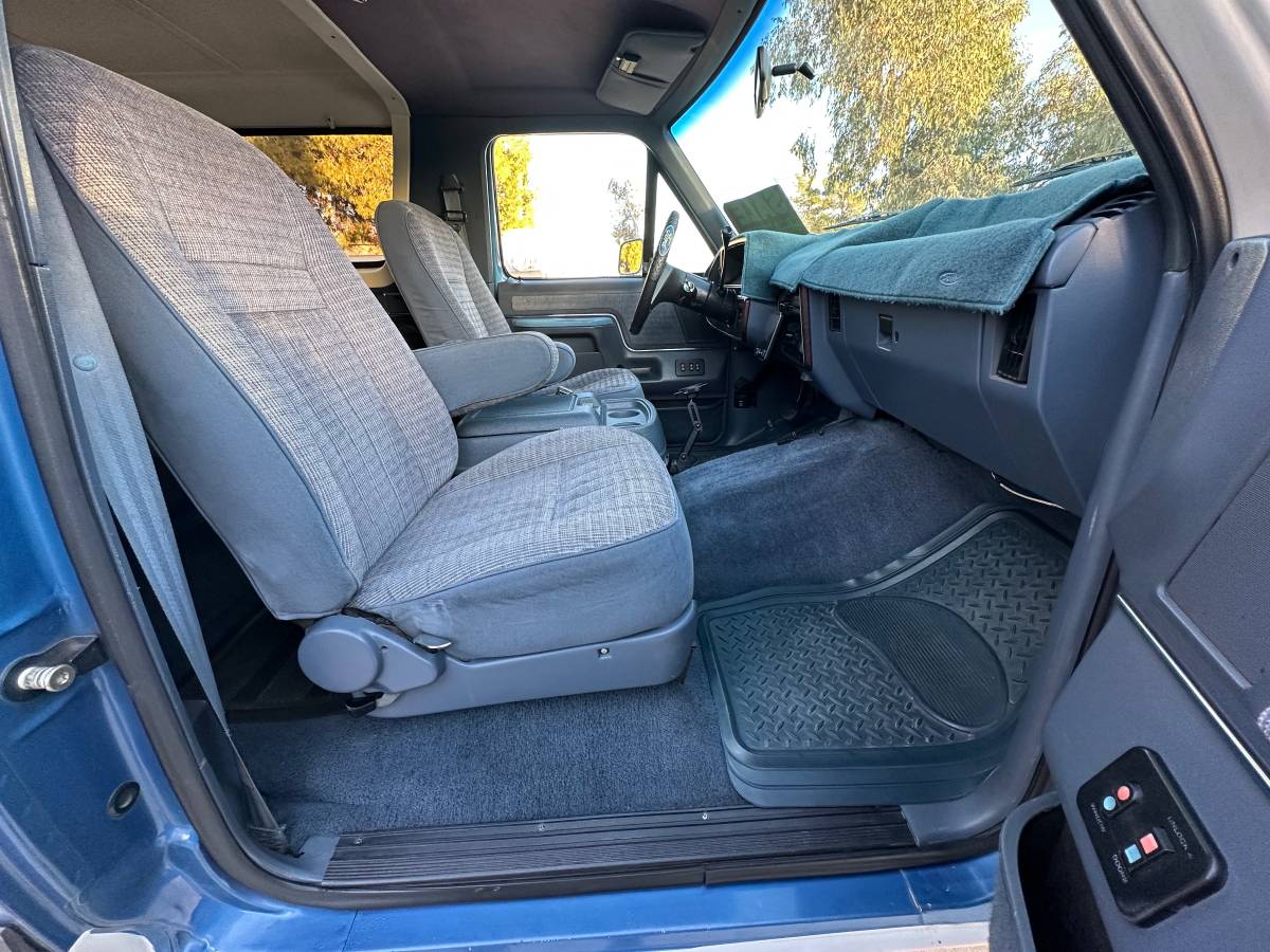 Ford-bronco-xlt-1990-blue-15