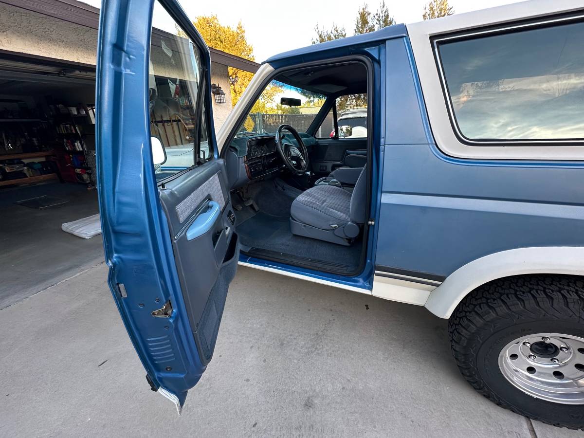 Ford-bronco-xlt-1990-blue-8