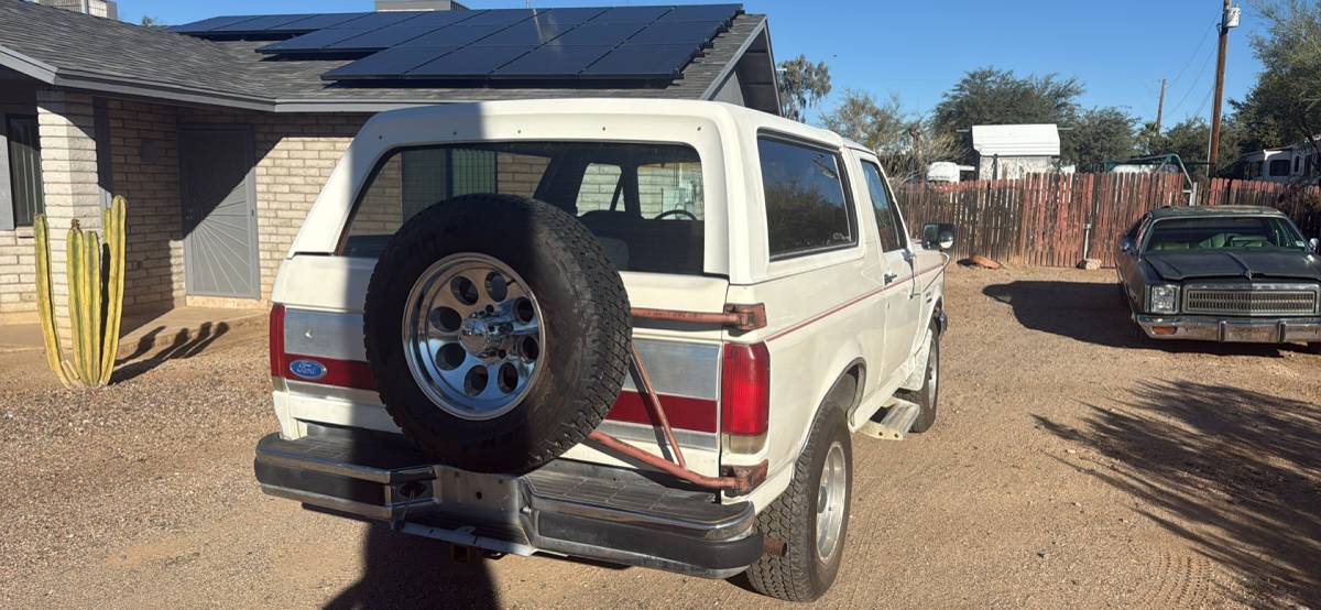 Ford-bronco-xlt-1990-white-3