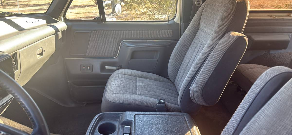 Ford-bronco-xlt-1990-white-5