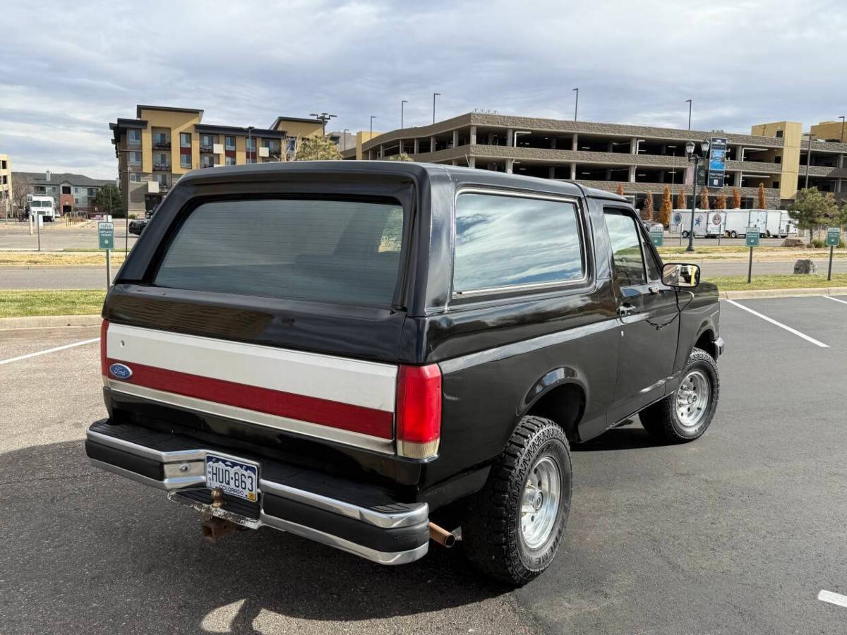 Ford-bronco-xlt-2dr-suv-1990-black-13