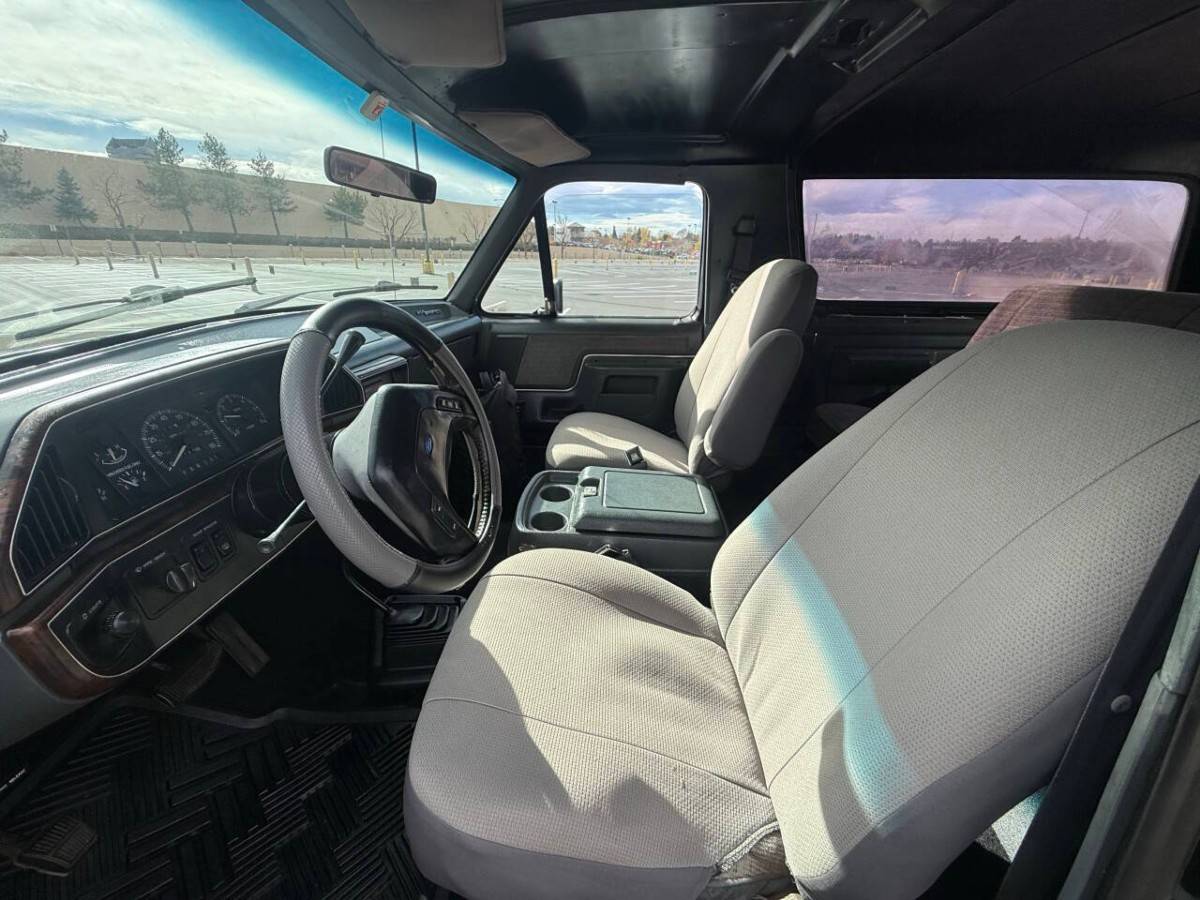 Ford-bronco-xlt-2dr-suv-1990-black-21