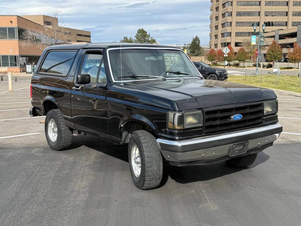 Ford-bronco-xlt-2dr-suv-1990-black-7