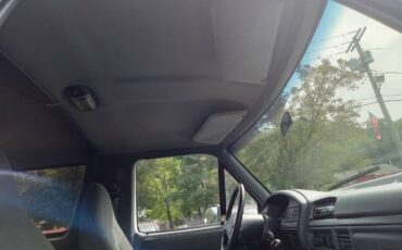 Ford-bronco-xlt-5.0-1992-white-10