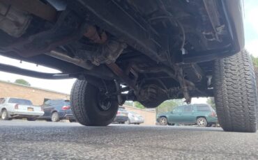 Ford-bronco-xlt-5.0-1992-white-13