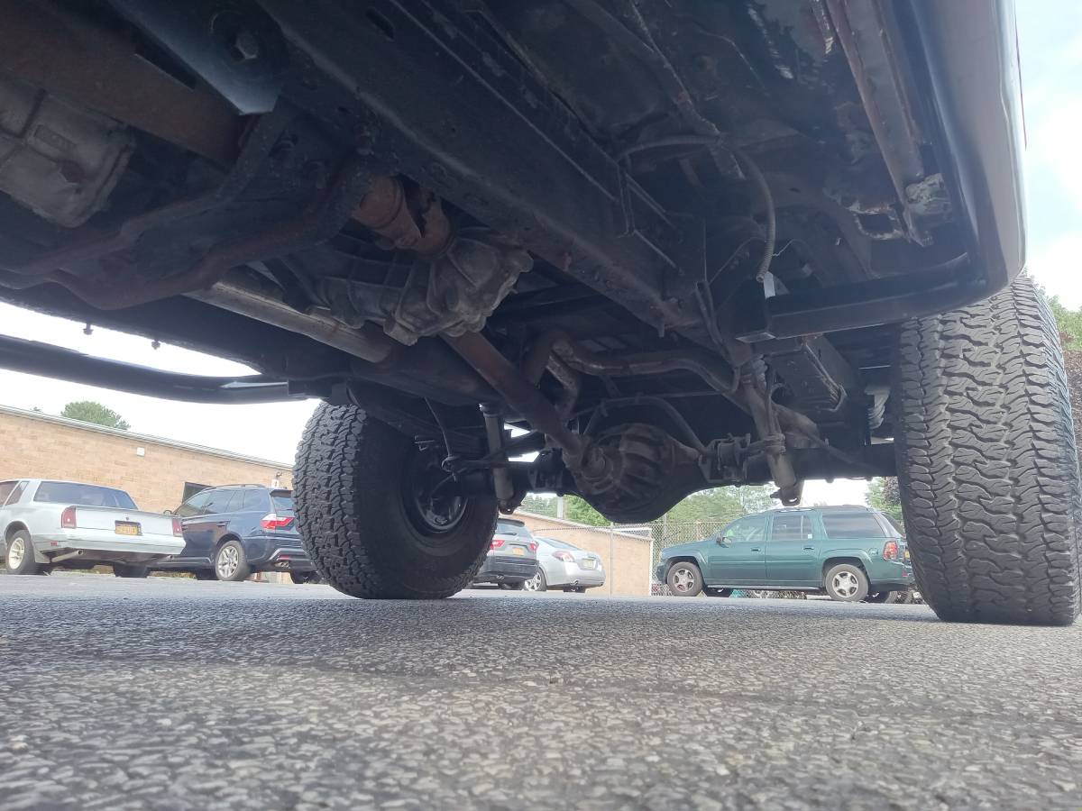 Ford-bronco-xlt-5.0-1992-white-13