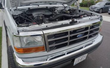 Ford-bronco-xlt-5.0-1992-white-14