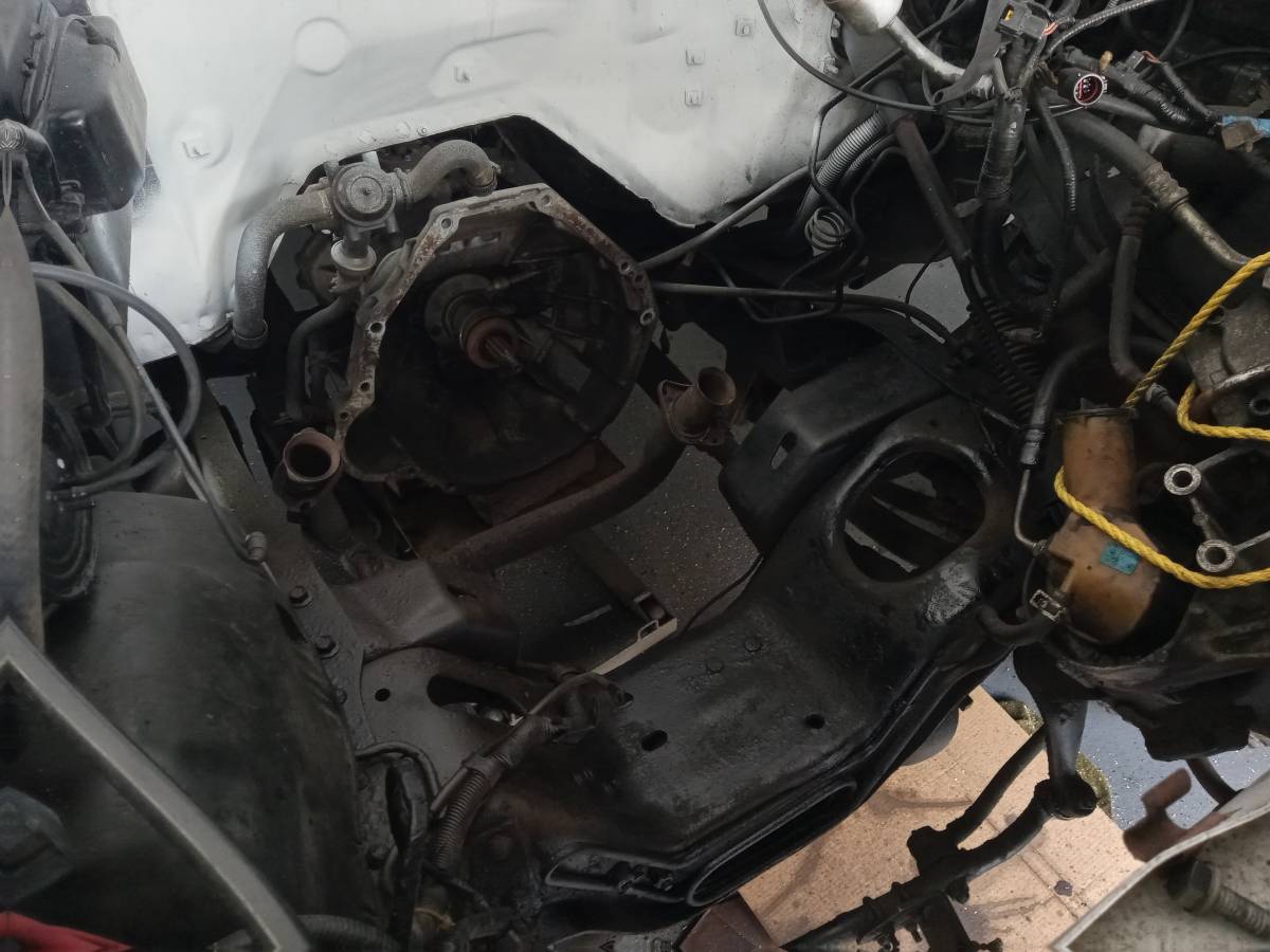 Ford-bronco-xlt-5.0-1992-white-20