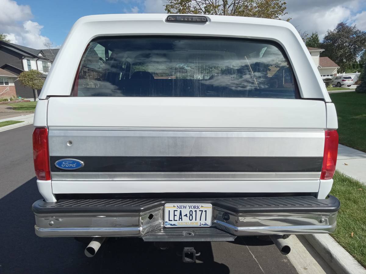 Ford-bronco-xlt-5.0-1992-white-5