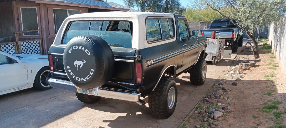 Ford-bronco-xlt-ranger-1979-12