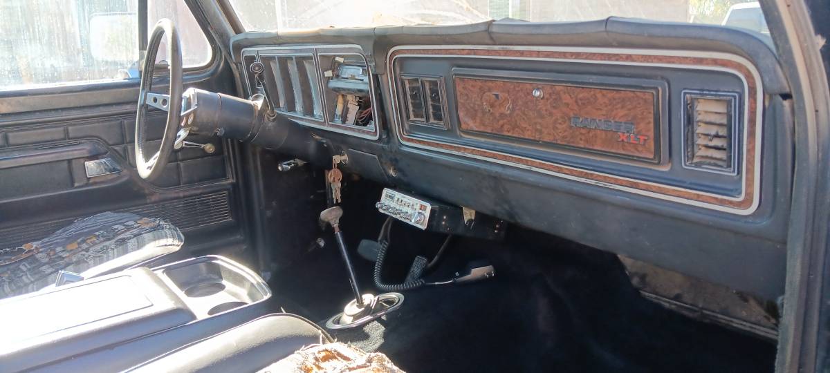 Ford-bronco-xlt-ranger-1979-3