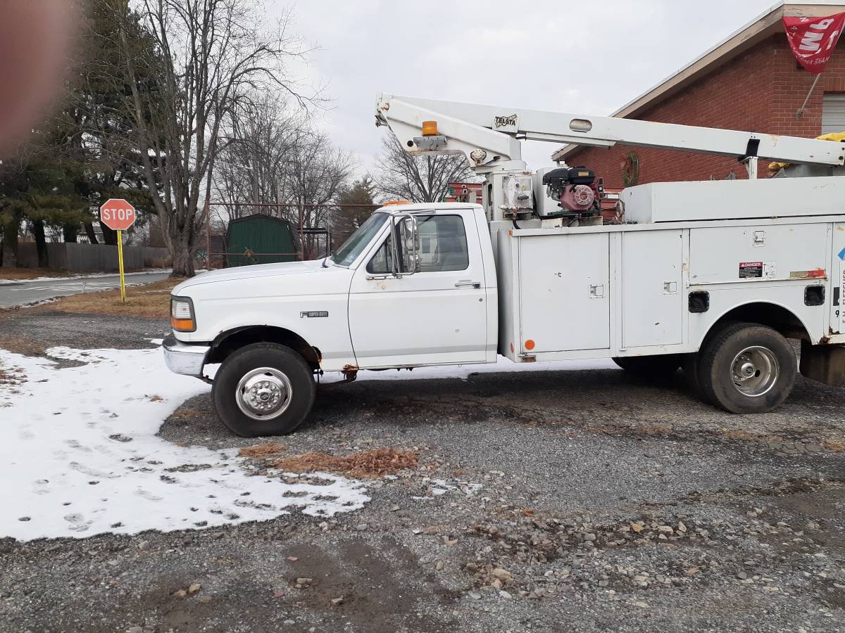 Ford-bucket-truck-1995-white-1