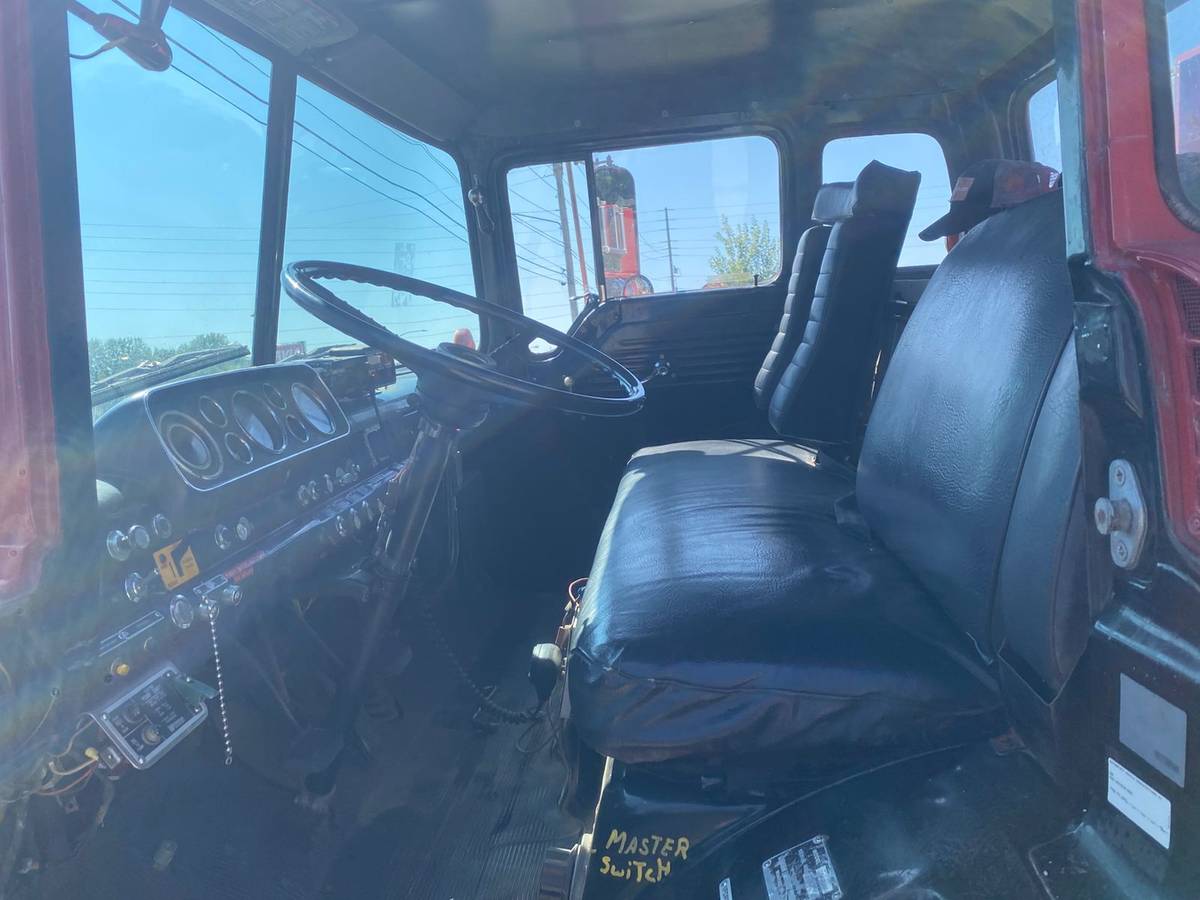 Ford-c-series-1985-red-10