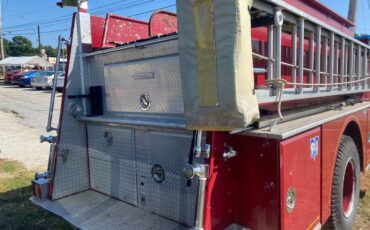 Ford-c-series-1985-red-4