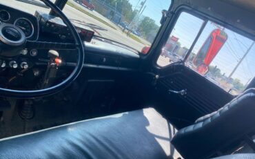 Ford-c-series-1985-red-7