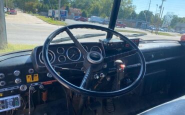 Ford-c-series-1985-red-9