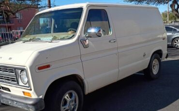 Ford-cargo-van-1975-white-10