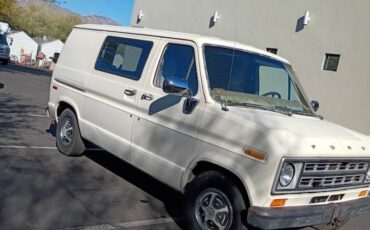Ford-cargo-van-1975-white-11