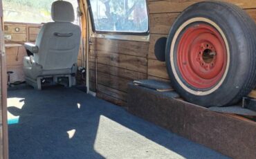 Ford-cargo-van-1975-white-13