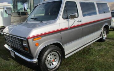 Ford-clubwagon-xlt-1991-blue