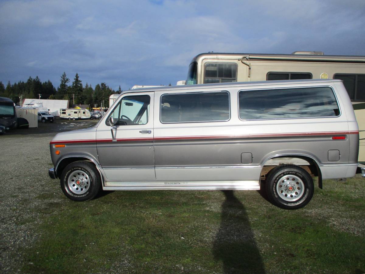 Ford-clubwagon-xlt-1991-blue-5