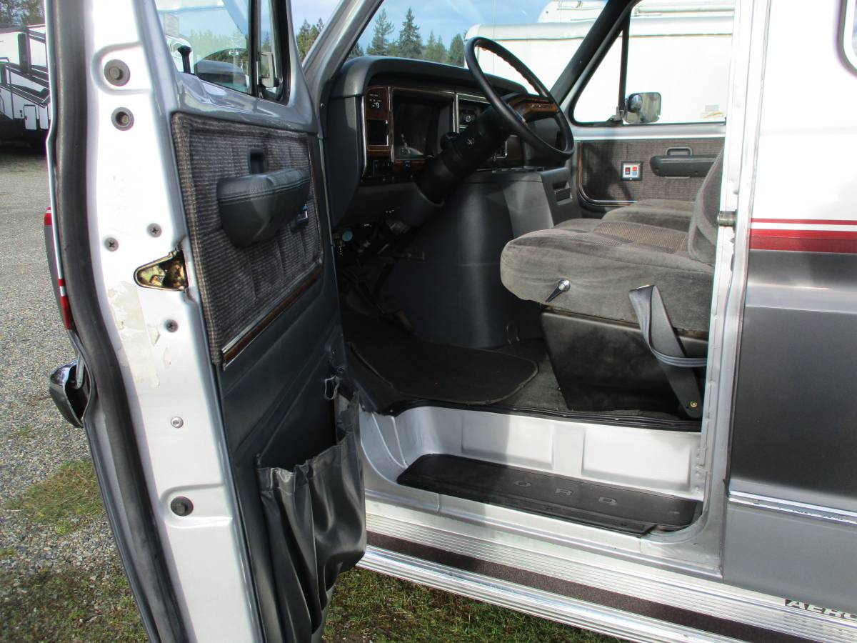 Ford-clubwagon-xlt-1991-blue-6