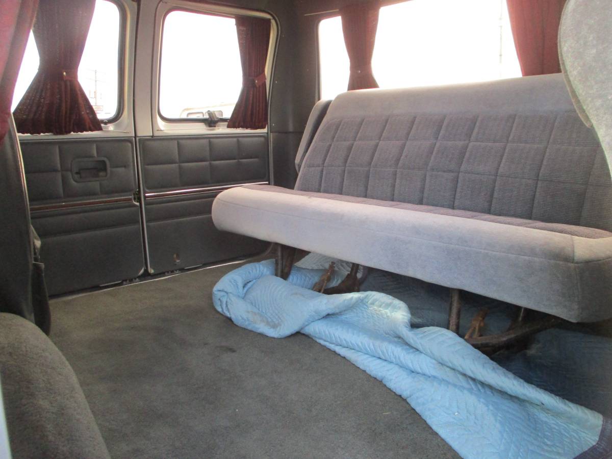 Ford-clubwagon-xlt-1991-blue-9