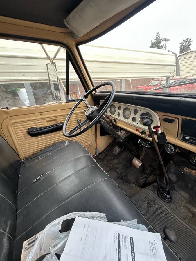 Ford-commercial-f-600-super-duty-1969-brown-3