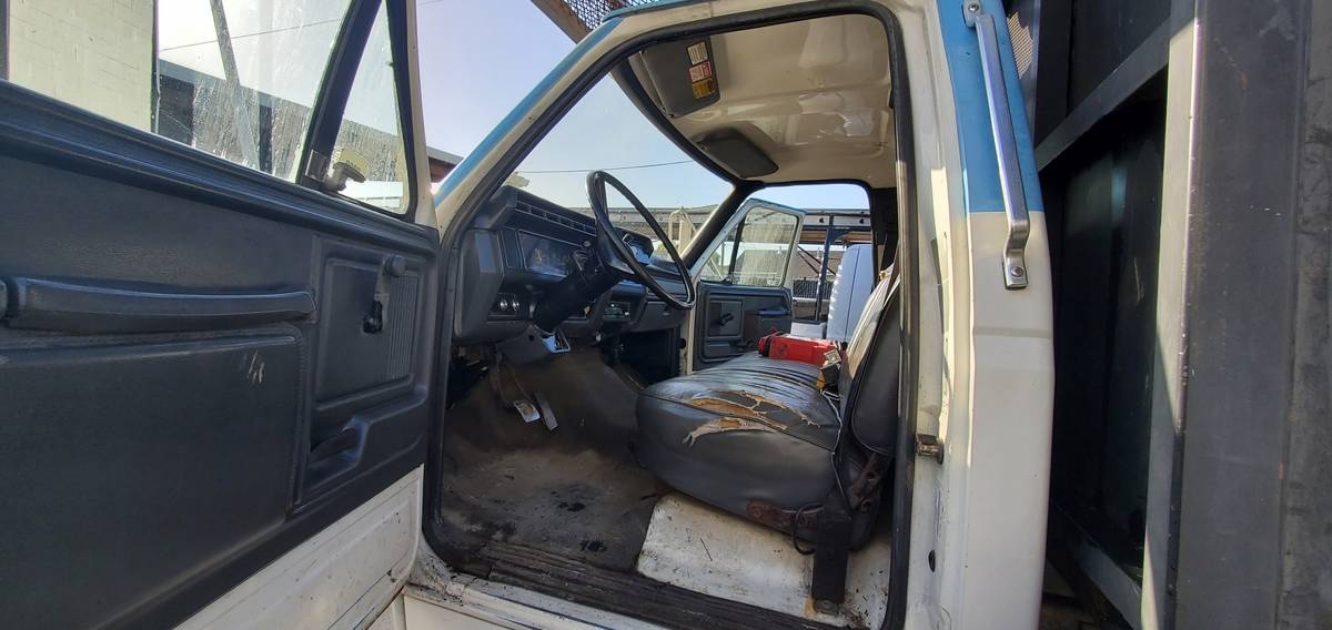 Ford-commercial-f-600-super-duty-1992-white-6