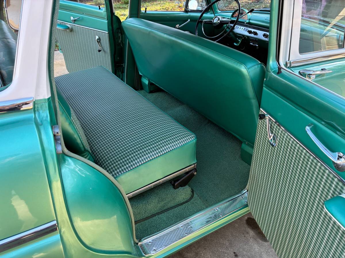 Ford-country-sedan-wagon-1954-green-12