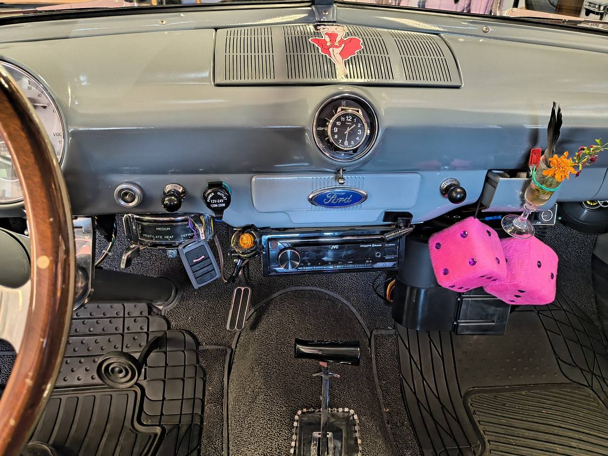 Ford-coupe-1950-red-10